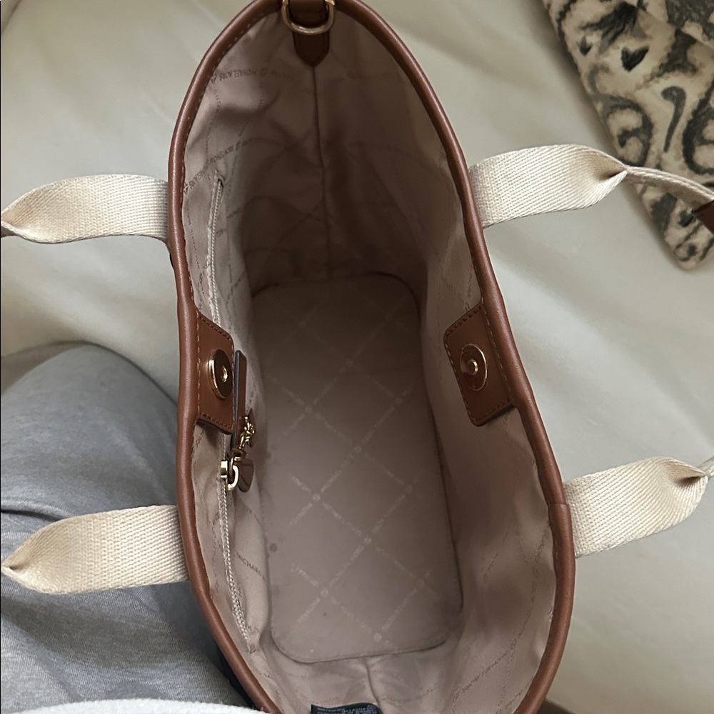 MICHAEL KORS Cream & Brown Logo Canvas Tote with Removable Strap - Picture 2 of 6
